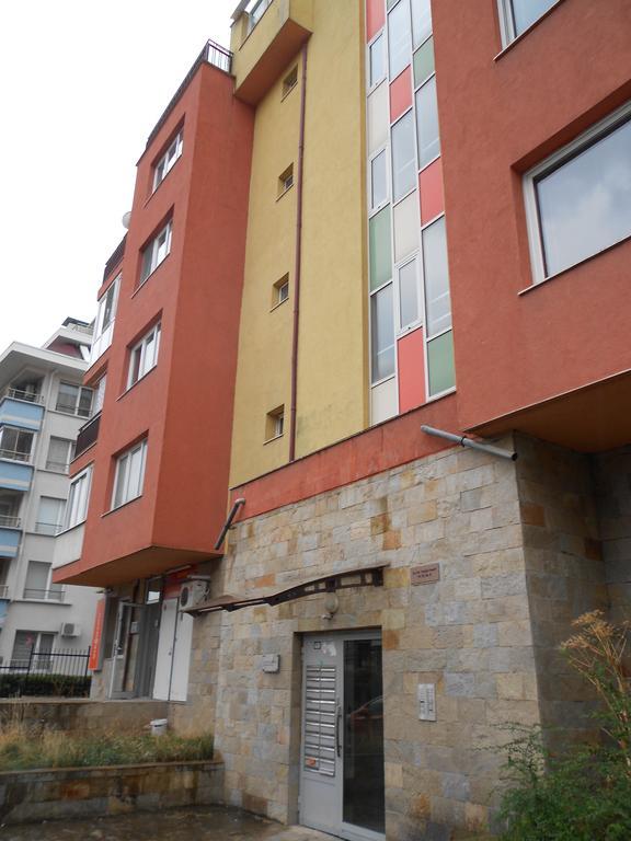 мур Apartament *